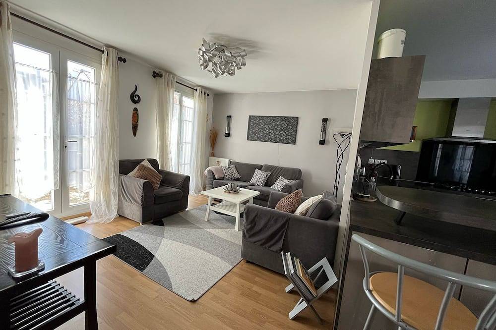 Beautifull Spacious House just 5 mins from Disneyland Paris in Magny-le-Hongre, Seine-et-Marne