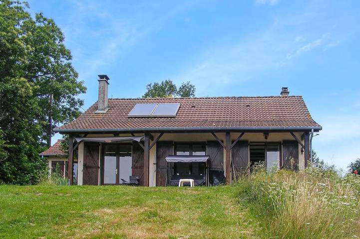 Location de vacances pour 8 personnes, avec Piscine à Saint-Hilaire-les-Places