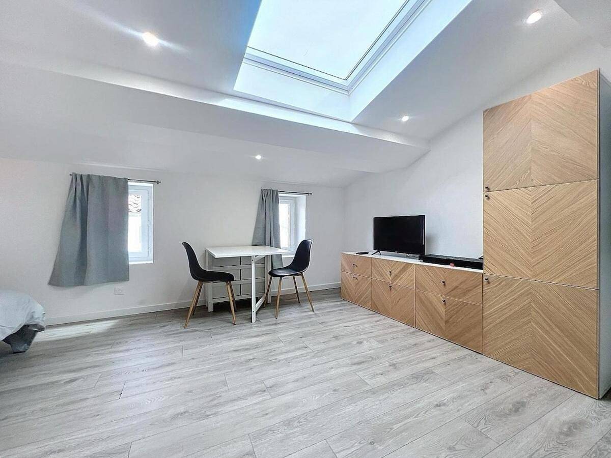 Appartement entier, One-Bedroom Apartment in Villefranche-de-Lauragais, Canal du Midi