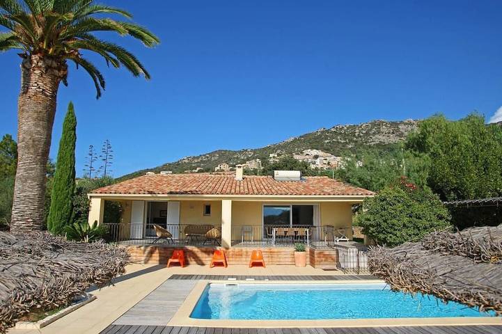 Villa pour 8 personnes à Lumio