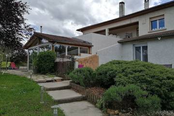 Maison de vacances pour 2 personnes, avec jardin et balcon dans Rhône