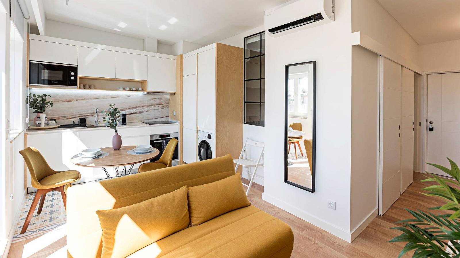 Geheel appartement, Vakantieappartement voor 2 personen met balkon in Cedofeita, Porto