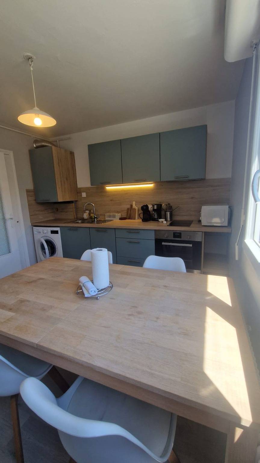 Appartement entier, Grand Studio au calme proche d'Annecy pouvant accueillir jusqu'à trois pers in Annecy-le-Vieux, Annecy (commune)