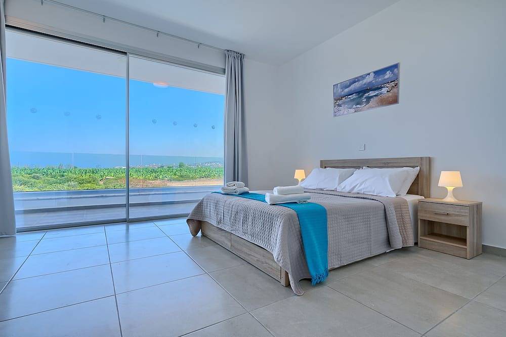 Coral Beach Villa 5 Schlafzimmer 5 Badezimmer 200 m von der Küste 700 m vom Coralia Beach entfernt in Peyia, Südzypern