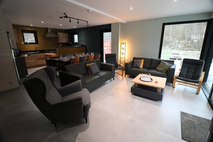 Location de vacances pour 10 personnes, avec vue ainsi que jardin et vue sur le lac à Fauvillers - 4