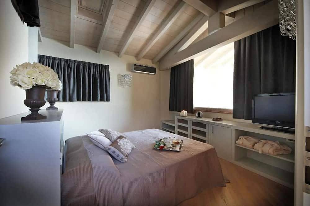 Luxury Villa rental Lake Garda - Italy in Toscolano-Maderno, Garda Mountains