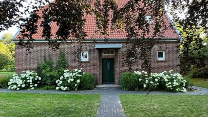 Ferienhaus für 8 Personen, mit Ausblick und Sauna sowie Garten in Nordenham