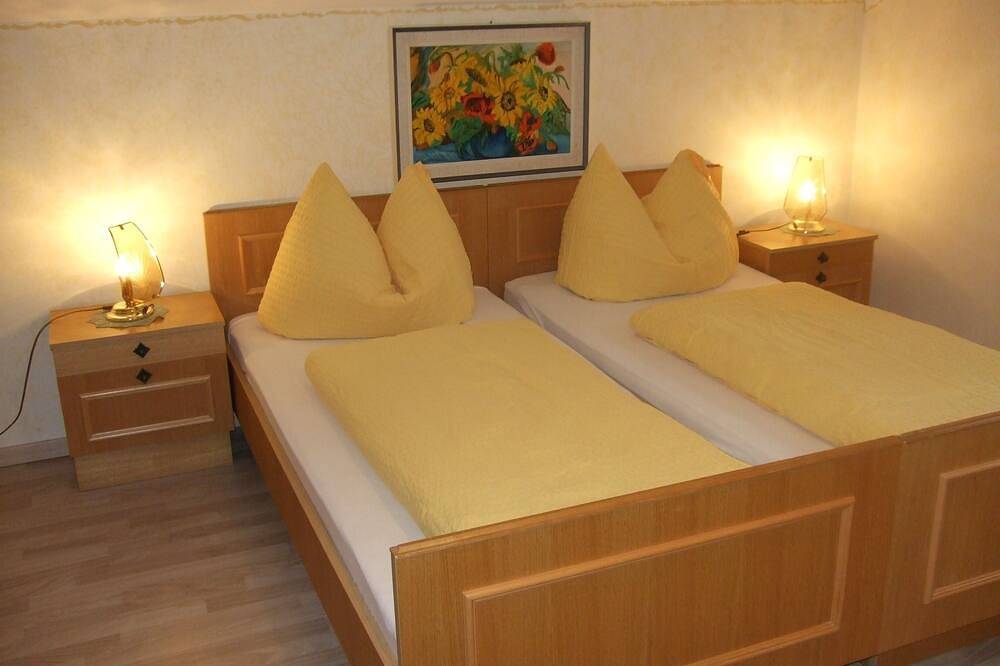 Ganze Wohnung, ****Balkonappartement mit Alpin Panorama: Inntal, Ötztal, Pitztal. 4-6 Personen in Lechtaler Alpen, Imst