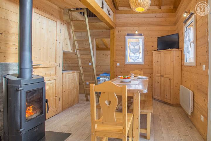 Gîte pour 6 personnes, avec Terrasse ainsi que Jardin et Piscine à La Côte-d'Aime