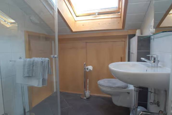 Ganze Wohnung, Ferienwohnung 'Haus Rappolder - Ferienwohnung' mit Bergblick, Privatem Garten und WLAN in Mittenwald, Bayerische Alpen
