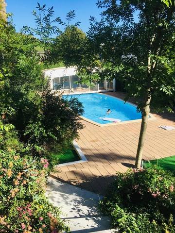 Hôtel pour 2 personnes, avec terrasse et piscine, animaux acceptés à Sévérac-le-Château