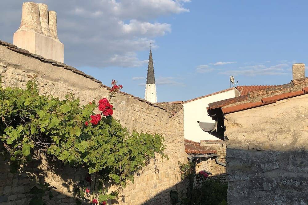 Charming village house in the heart of Ars-en-Ré in Ars-en-Ré, Ile de Re