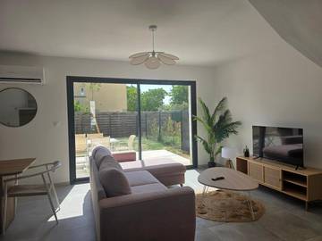 Gîte pour 6 personnes, avec jardin et terrasse à Rochemaure