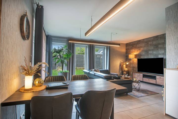 Apartamento entero, Eifel Dream Casa29 con jacuzzi exterior privado y sauna in Burbach, Bitburg-Prüm