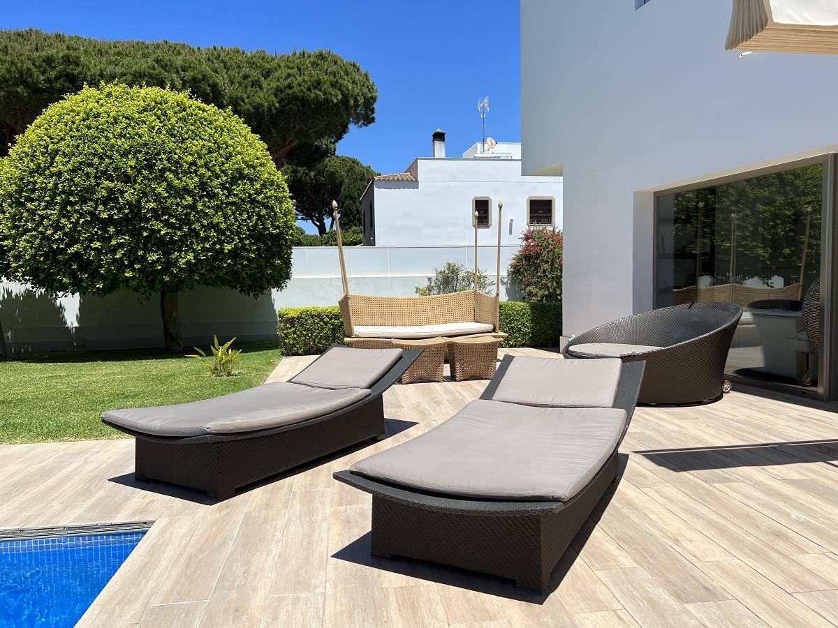 Casa Vera - Moderne Villa mit Pool in Strandnähe in Roche, Conil de la Frontera