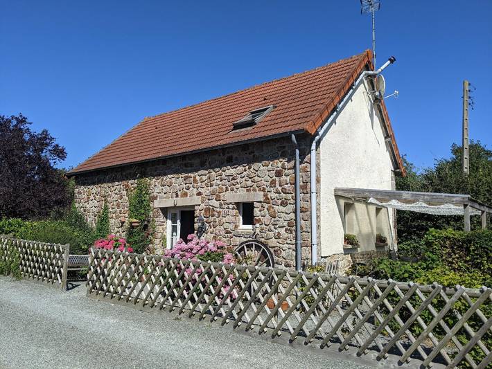 Gîte pour 4 personnes, avec jardin et terrasse à Vesly