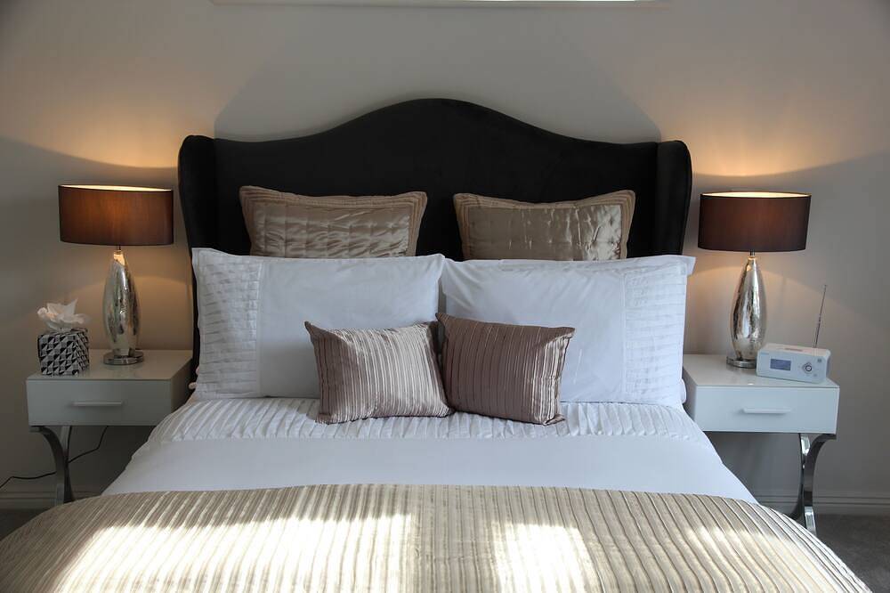 Open Plan Holiday Cottage Within Walking Distance Of Westbourne And Beach in Poole, South West England
