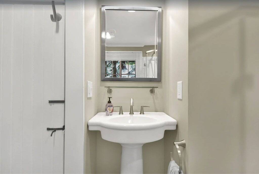 Awesome location downtown. Walk to the beach, marginal way in Ogunquit, York County