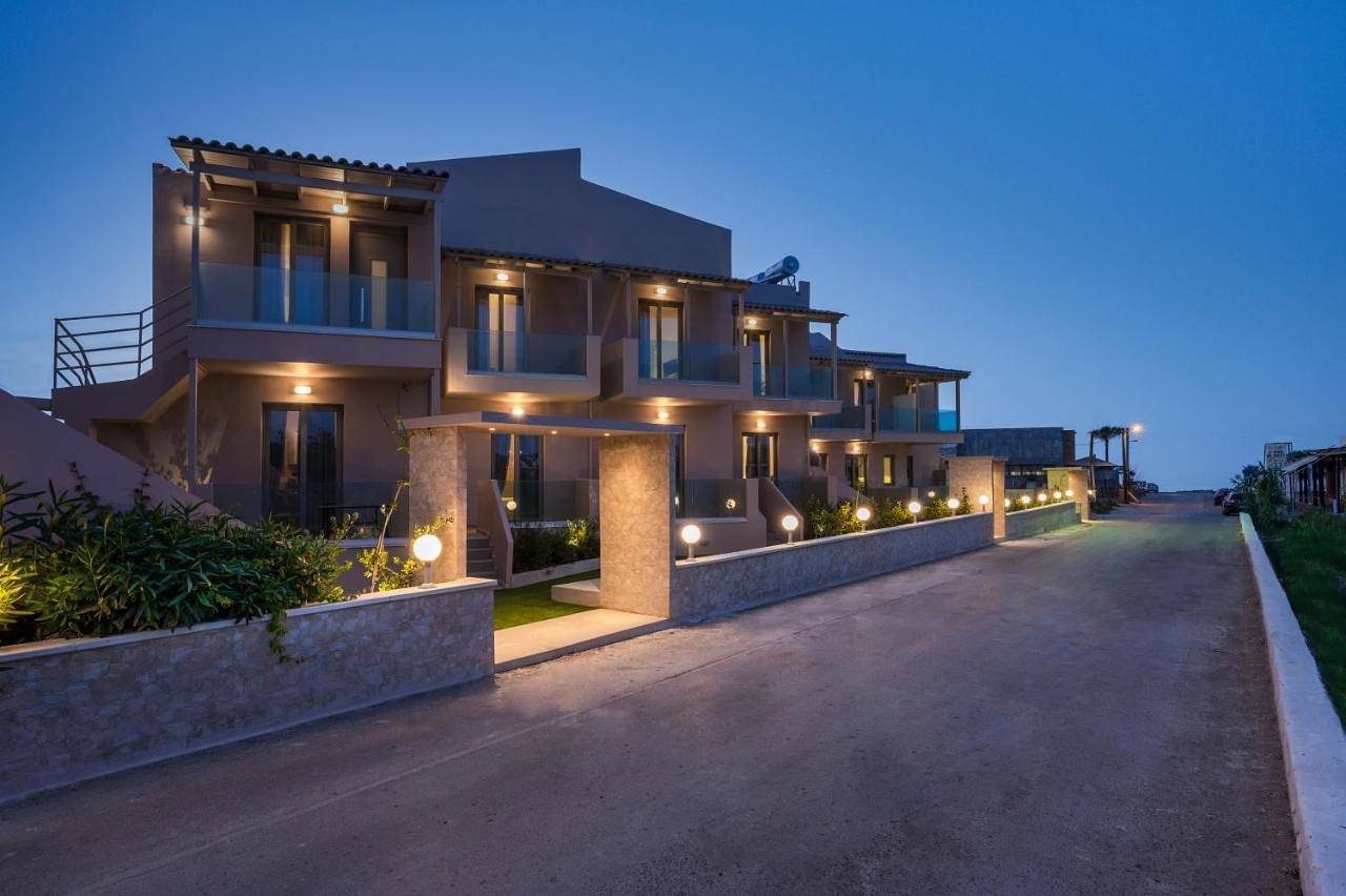 Aegean Breeze Luxury Apartments next to the sea in Maleme, Region de Chania
