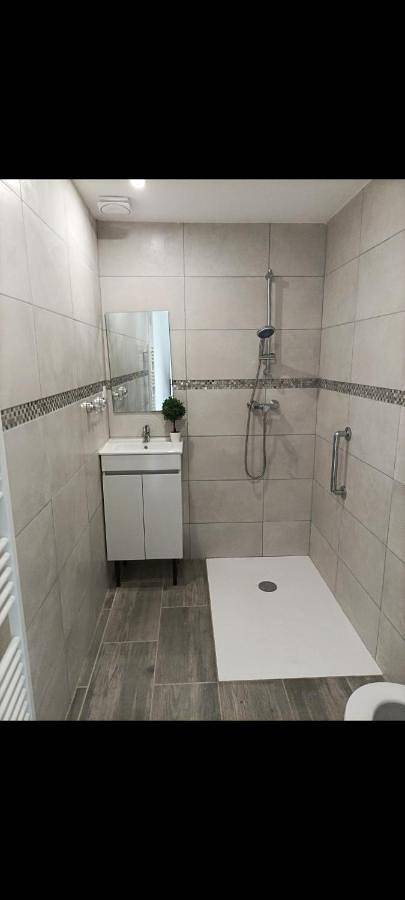 Gîte pour 2 personnes, avec jardin et terrasse à Loperhet - 4