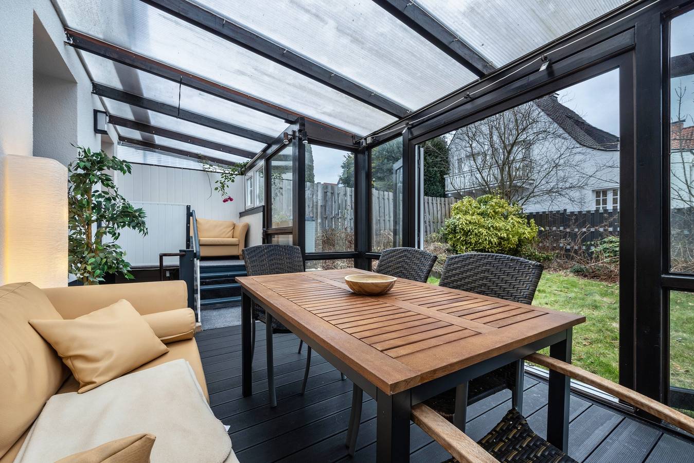 Apartamento entero, Fewobyhd Planta baja - 65 m² con terraza acristalada y punto de carga in Bad Salzuflen, Distrito de Lippe