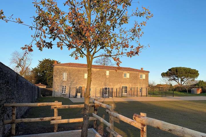 Charmant Gîte proche Puy du Fou avec parking in La Gaubretière, Vallée de la Loire