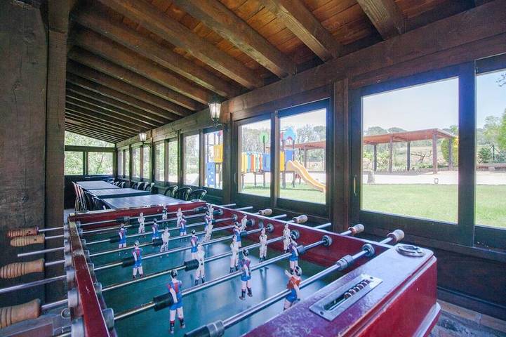 Masía con 10 grandes Habitaciones|34pers|Gran Sala de Juegos BBQ 45min de Bcn in Sils, Provincia de Gerona