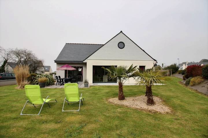 Gîte pour 4 personnes, avec jardin et terrasse à Louannec - 2