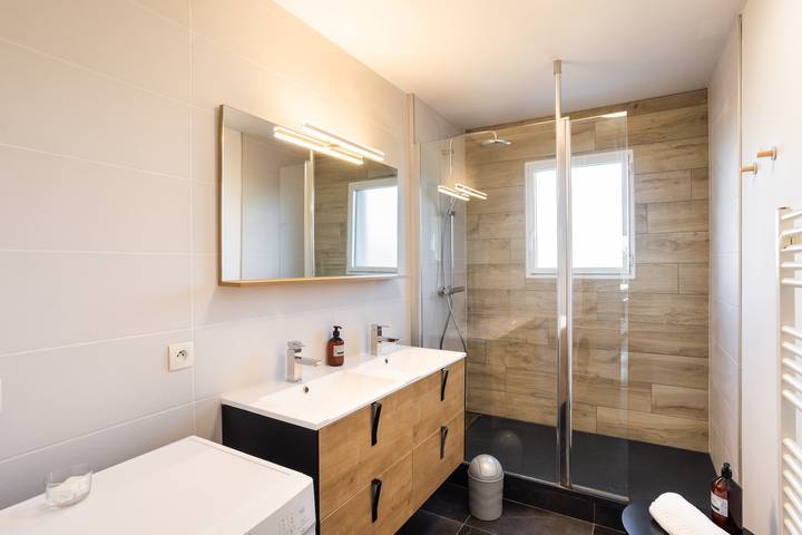 Appartement entier, Le Cocon Voltaire - Appartement 2 chambres avec parking - Mabilais in Rennes, Région de Rennes