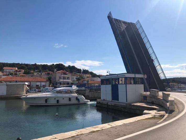 Camping pour 7 personnes, avec jardin et vue, animaux acceptés à Tisno - 3