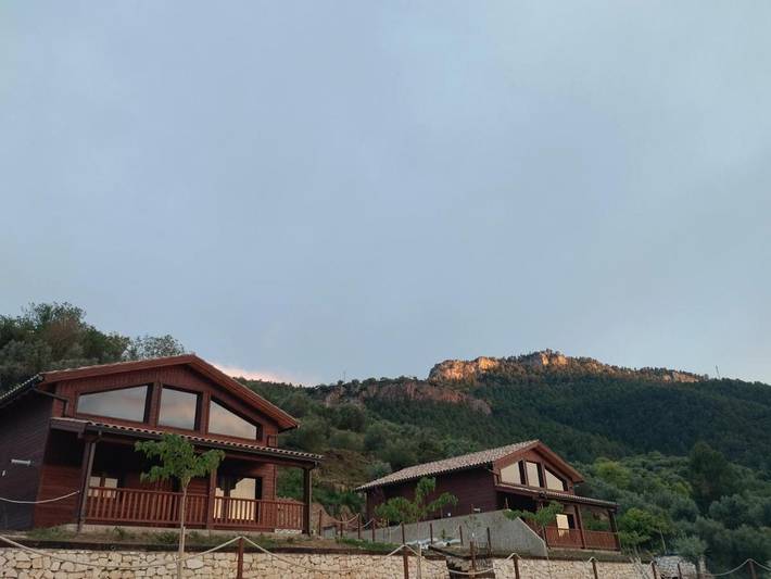 Casa rural para 8 personas, con vistas además de piscina y jardín en Yeste - 3