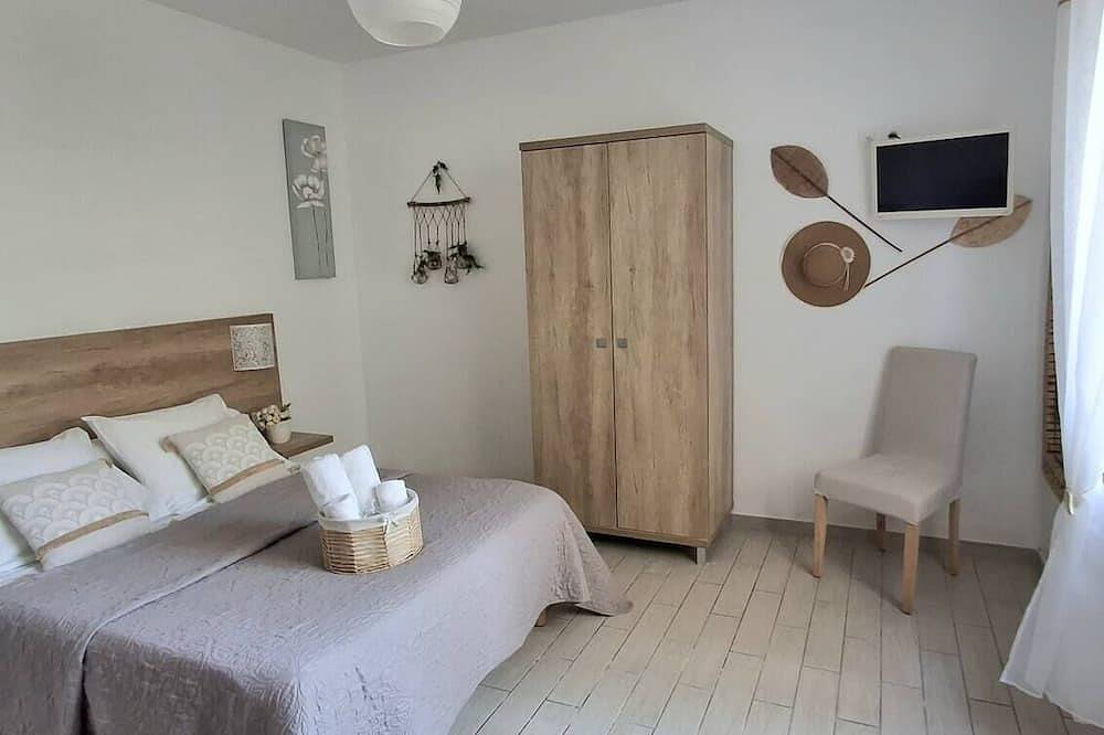 Entire apartment, Olga Mistral Apartments Camargue 2* with all comforts in Port-Saint-Louis-du-Rhône, Arles region