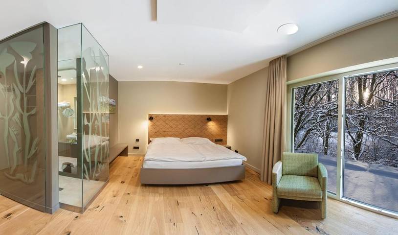 Hotel für 2 Personen, mit Balkon und Terrasse sowie Ausblick in Wadern