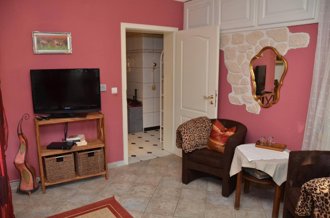 Ganze Ferienwohnung, Ferienhaus, Dusche, Wc, Wohn-/Schlafraum in Odernheim am Glan, Pfälzer Bergland