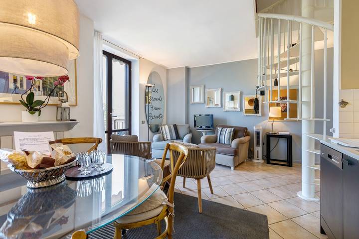 Gîte pour 5 personnes, avec vue sur le lac et balcon, adapté aux familles à Oliveto Lario - 3