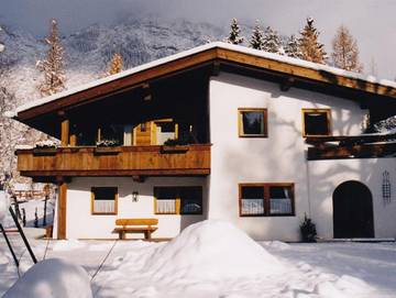 Ferienwohnung für 4 Personen, mit Garten und Balkon, kinderfreundlich in Leutasch