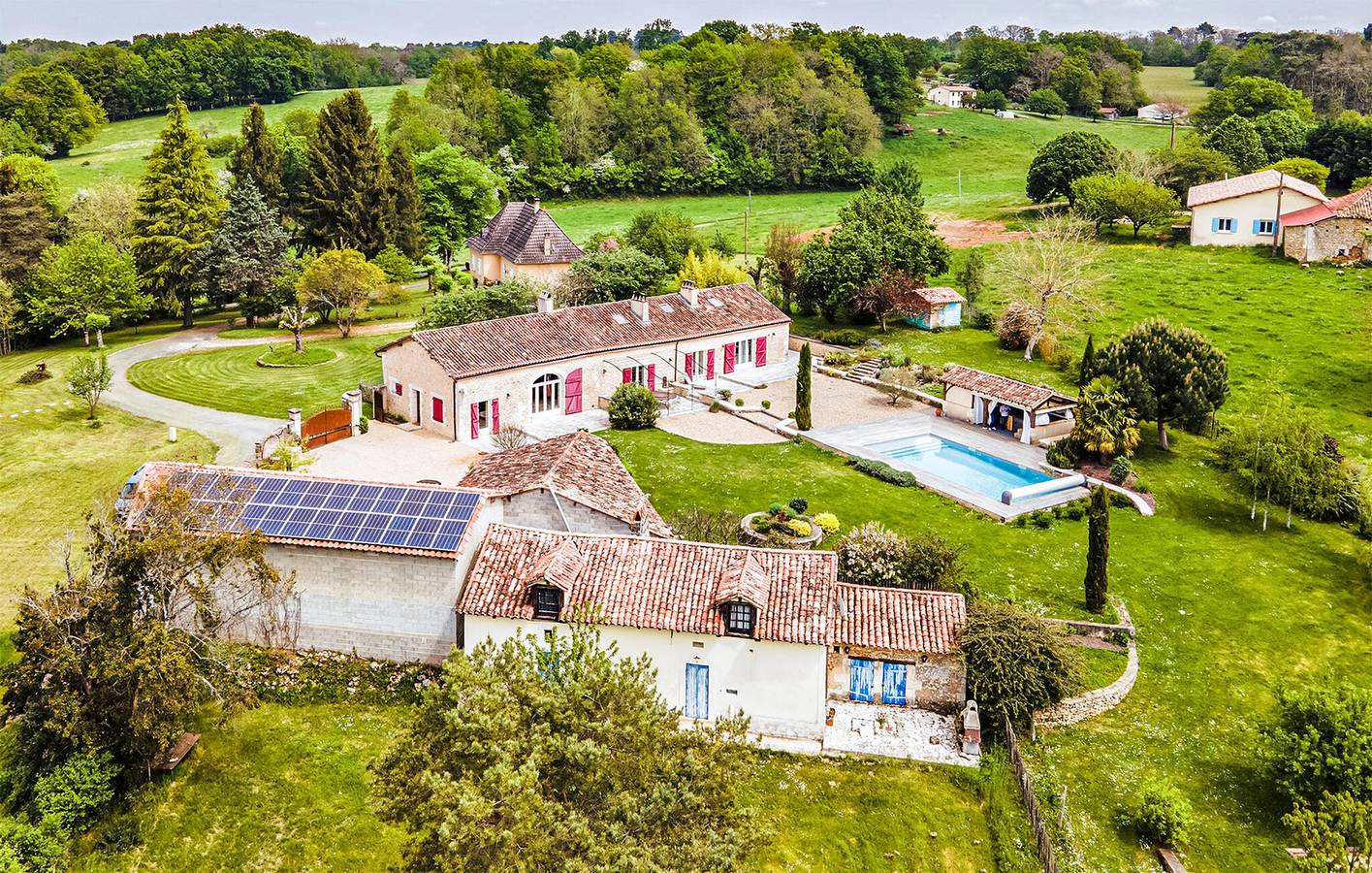 Charmant appartement de 28 m² avec piscine, Wi-Fi et jardin in Villamblard, Périgord Pourpre
