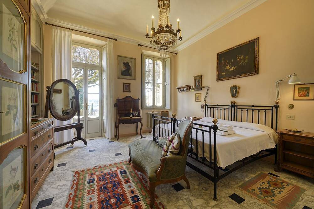 Entire apartment, Varese - Old-time villa next to golf course in Varese, Varese Province
