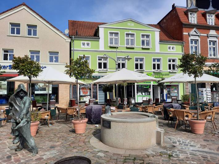 Ferienwohnung für 2 Personen, mit Terrasse und Pool sowie Garten in Ueckermünde - 4