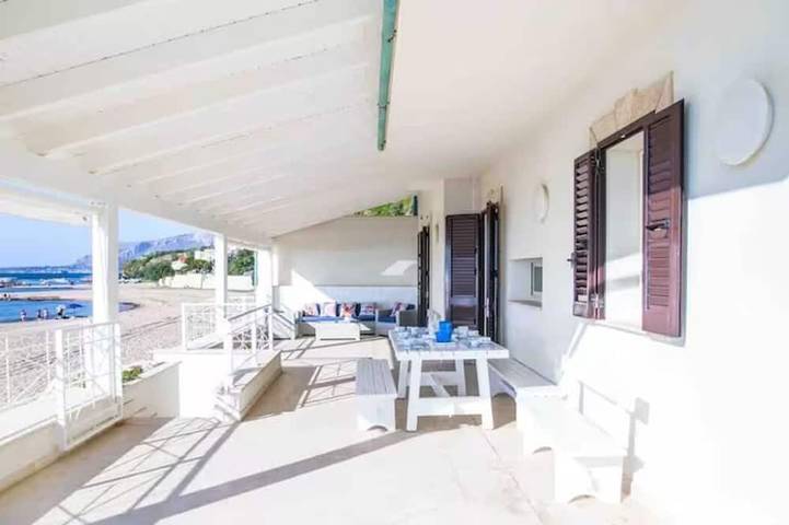 Villa per 7 persone, con balcone in Trappeto