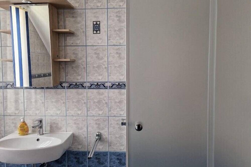 Ganze Wohnung, Charmantes Ferienhaus ruhig gelegen für 6 Personen in Welzin, Usedom Stadt
