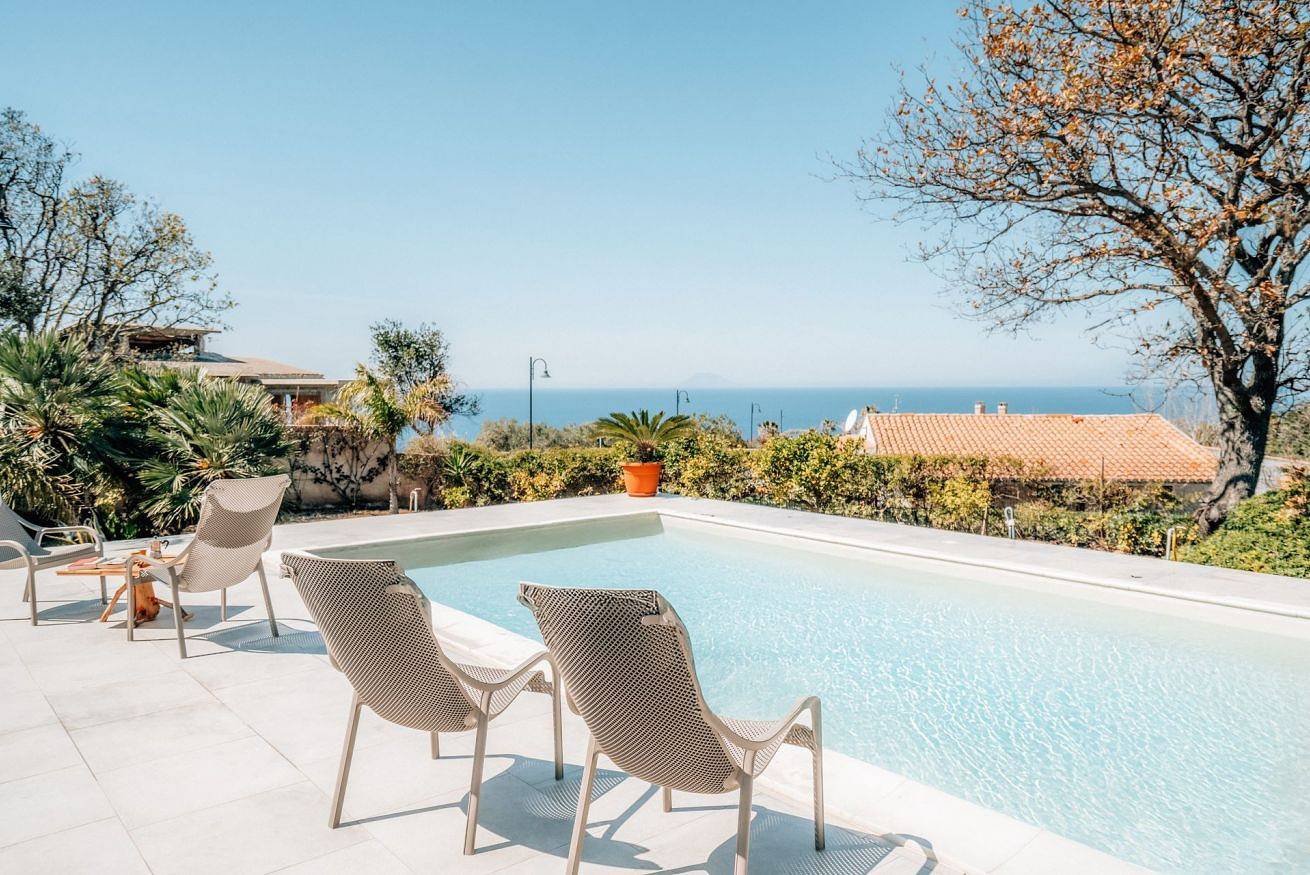 Appartement entier, Enotria Villas - Villa Tramonto sullo Stromboli in Faro Capo Vaticano, Province de Vibo Valentia