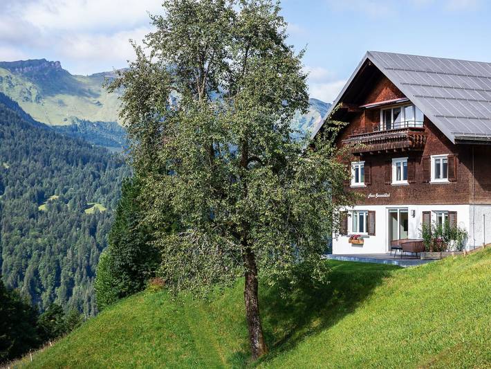 Ferienwohnung für 4 Personen, mit Balkon und Garten sowie Ausblick am Bodensee (Österreich)
