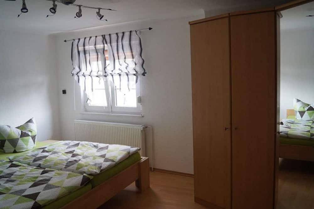 Ferienhaus Neurohr - Ferienhaus, Dusche, Wc, 3 Schlafräume in Oberweiler-Tiefenbach, Pfälzer Bergland