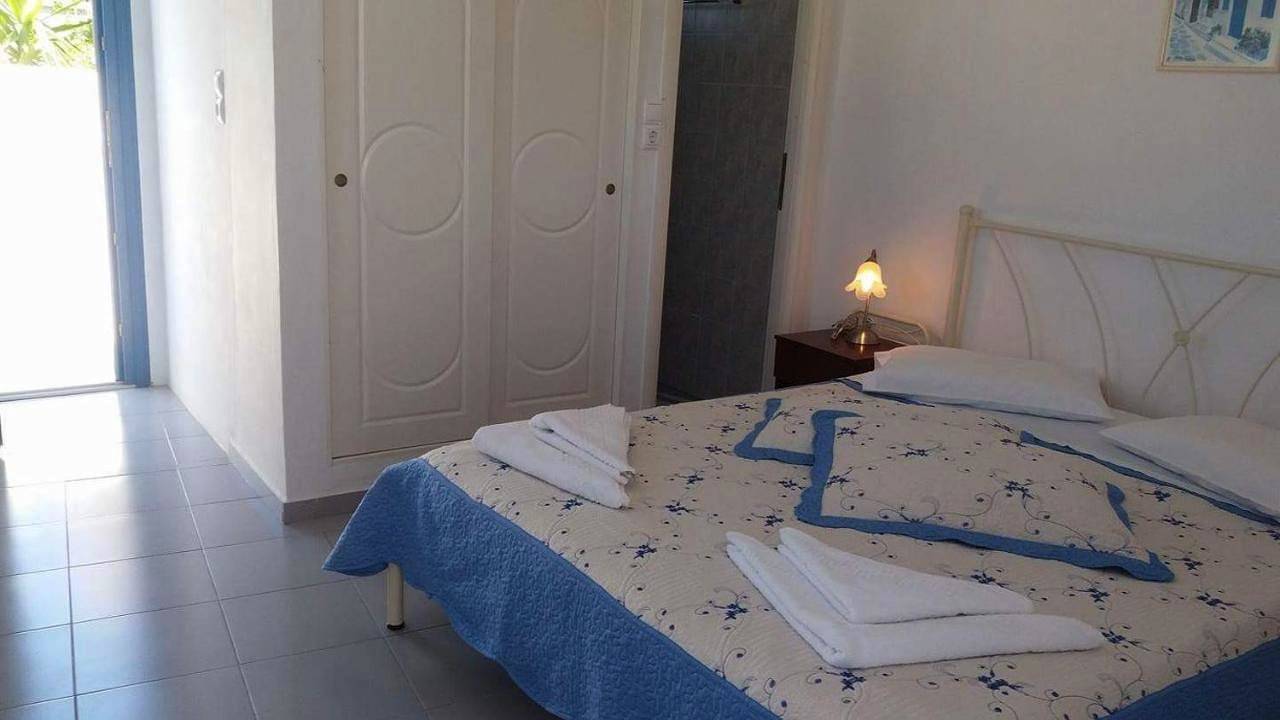 Double or Twin Room with Balcony in Folégandros