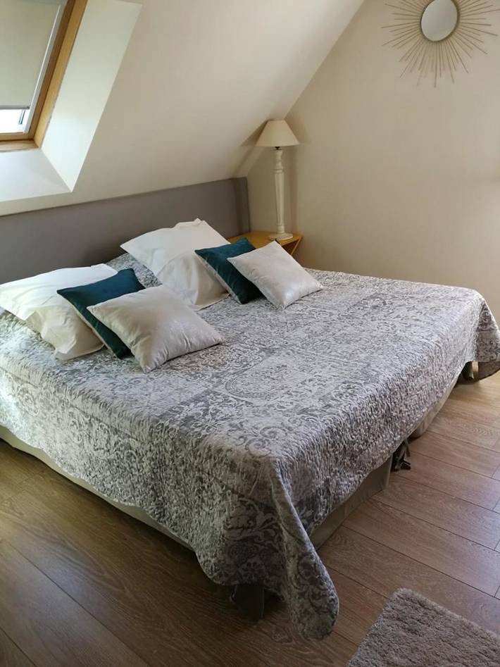 Location de vacances pour 2 personnes, avec Terrasse ainsi que Jardin et Piscine à Escolives-Sainte-Camille