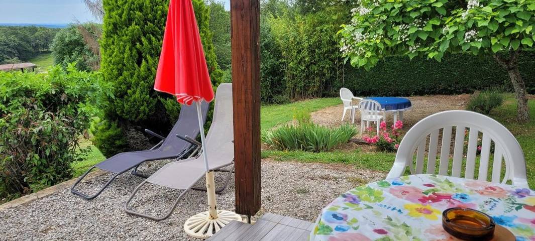 Gîte pour 4 personnes, avec terrasse et piscine à Châtres - 2