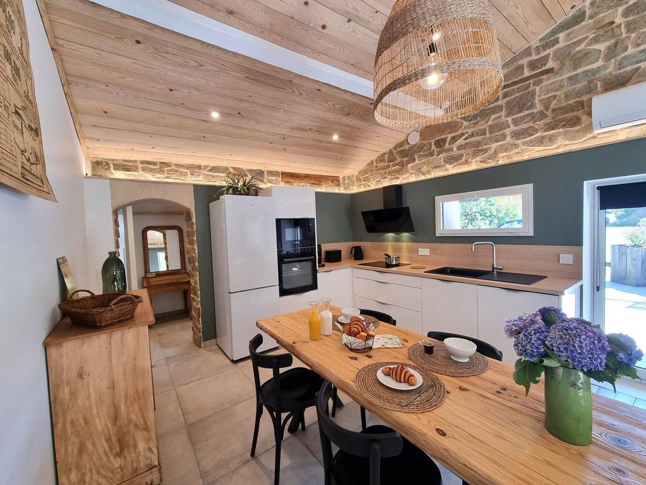 Gîte climatisé paisible - 3 pers. in Saint-Just-Saint-Rambert, Montbrison