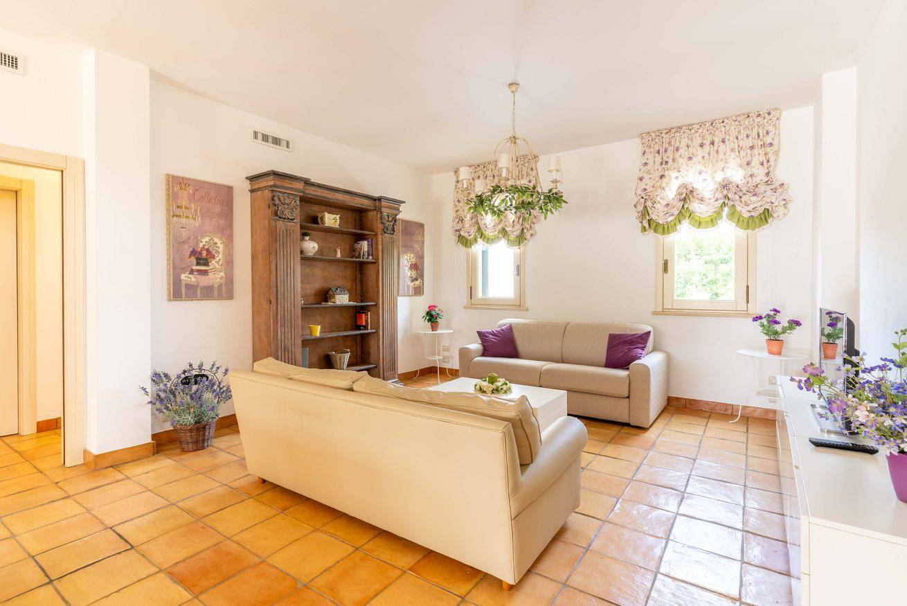 Appartement entier, Appartement de vacances pour 8 personnes avec jardin in Noicàttaro, Province de Bari
