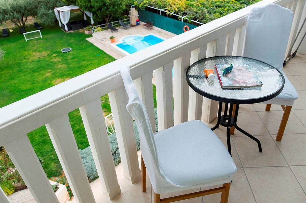 Gemütliche Villa in Ploce mit Gemeinschaftspool in Peračko Blato, Dubrovnik-Neretva